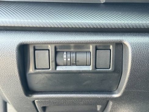 Used 2025 Subaru Crosstrek 2.0i Premium image 17