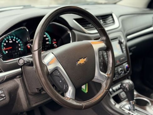 Used 2016 Chevrolet Traverse LT image 7