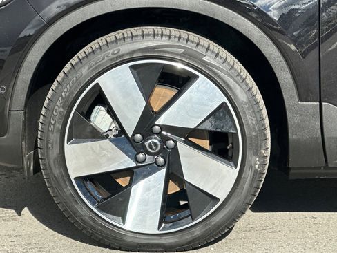 Certified 2023 Volvo XC40 Recharge Ultimate image 12