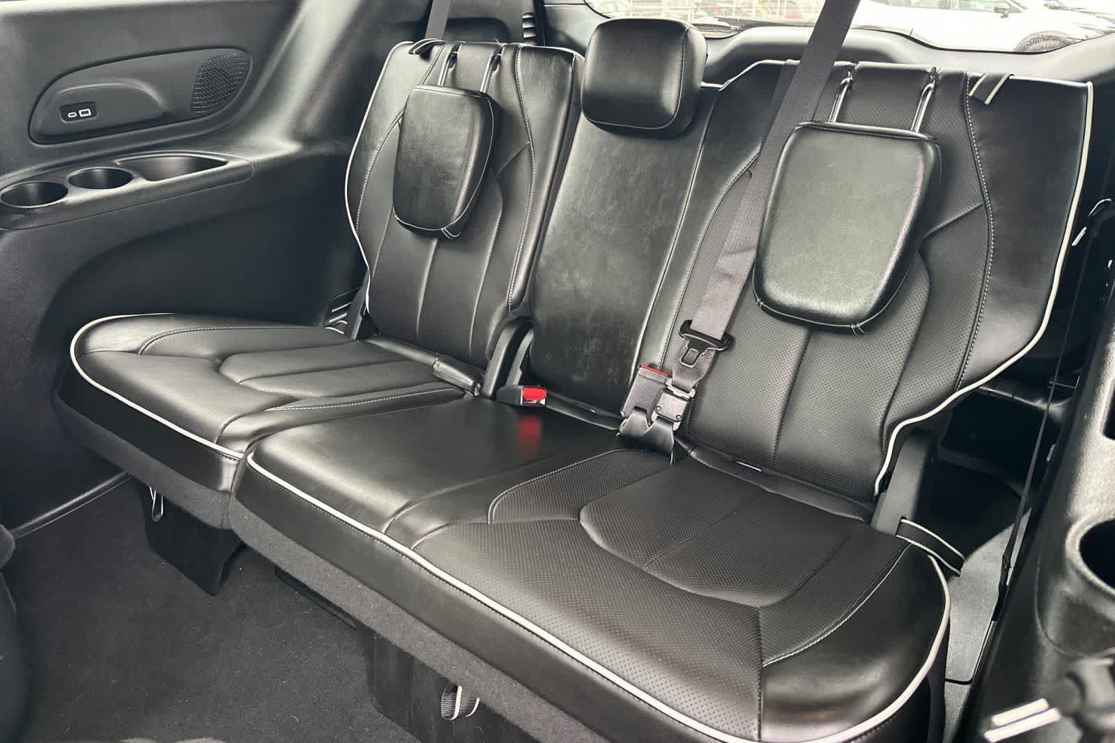 Used 2022 Chrysler Pacifica Limited w/ S Appearance Package FWD image 17