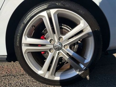 Used 2017 Volkswagen Jetta GLI image 27