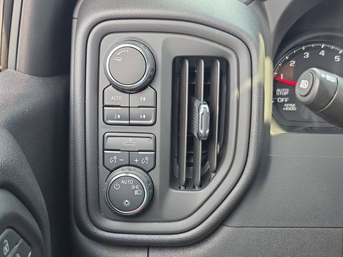 Used 2025 Chevrolet Silverado 1500 Custom Trail Boss AWD/4WD image 24