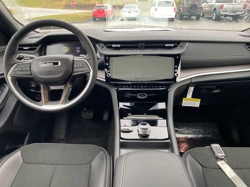 New 2026 Jeep Grand Cherokee Altitude AWD/4WD image 21
