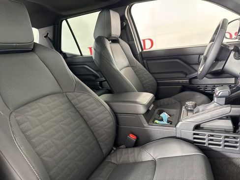 Used 2025 Toyota 4Runner TRD Off-Road Premium image 16