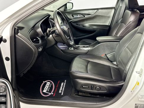 Used 2020 Chevrolet Malibu LT w/ Leather Package image 16