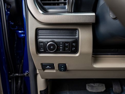 Used 2026 Ford F250 Platinum w/ Platinum Plus Package image 23