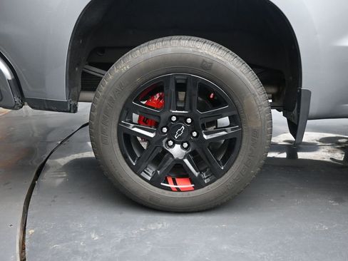 Used 2023 Chevrolet Silverado 1500 RST w/ Redline Edition image 9