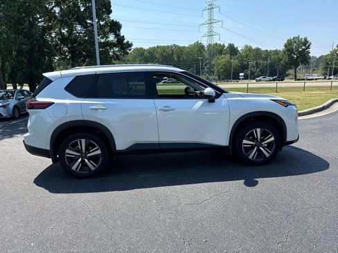 Used 2024 Nissan Rogue SL w/ SL Premium Package FWD image 6
