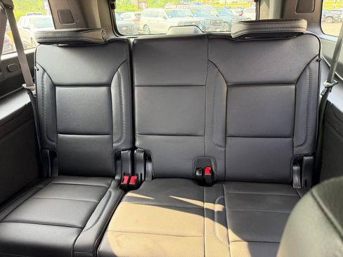 Used 2022 GMC Yukon XL Denali AWD/4WD image 10