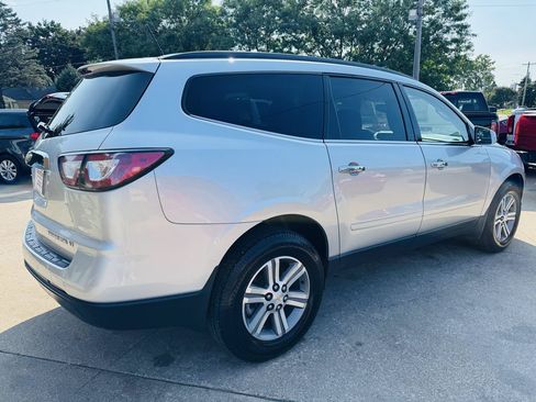 Used 2015 Chevrolet Traverse LT AWD/4WD image 3
