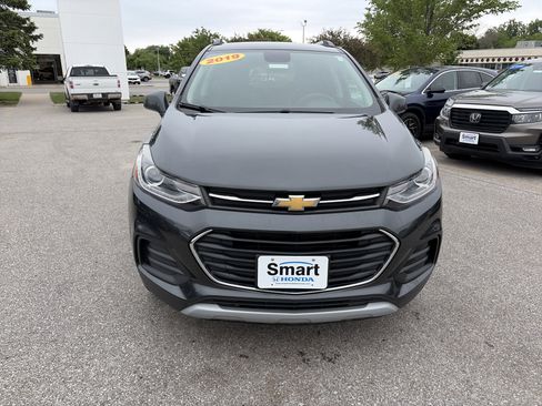 Used 2019 Chevrolet Trax LT w/ LT Convenience Package AWD/4WD image 2