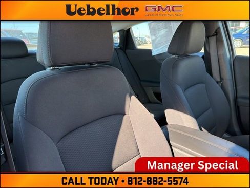 Used 2024 Chevrolet Malibu LT image 4