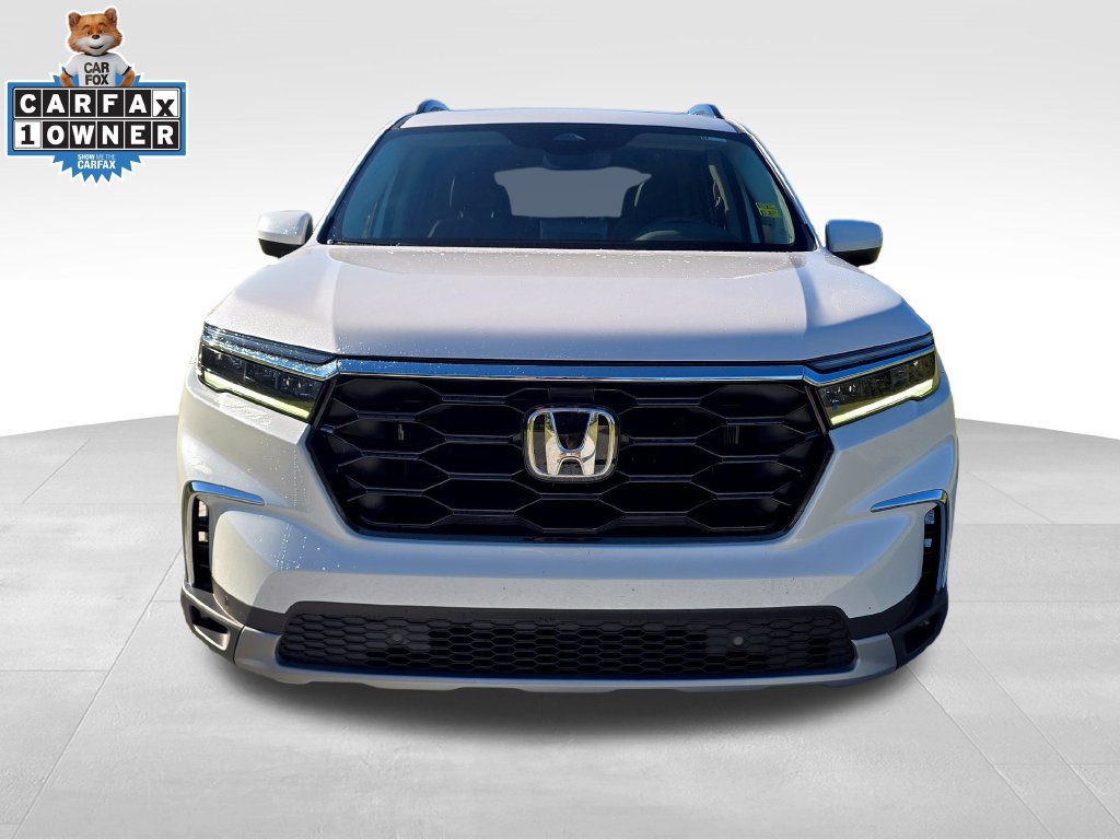 Used 2025 Honda Pilot Touring image 7