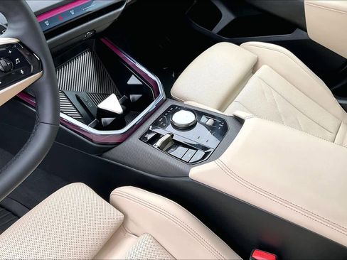 Used 2025 BMW X3 xDrive30i w/ Convenience Package image 18