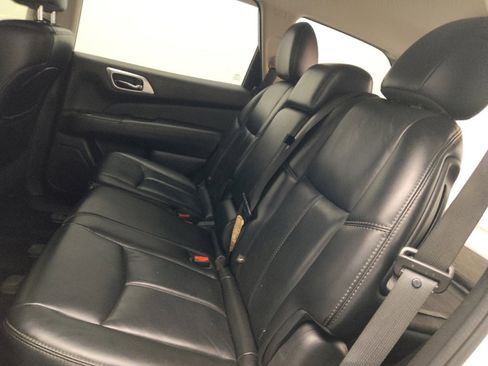 Used 2017 Nissan Pathfinder SL FWD image 18