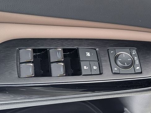 Certified 2025 Lexus ES 300h w/ Luxury Package image 22