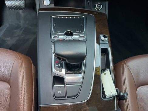 Used 2018 Audi Q5 2.0T Premium Plus w/ Premium Plus Package image 19