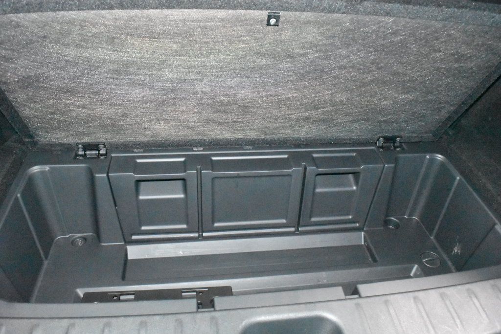 Used 2025 Nissan Pathfinder SV AWD/4WD image 32