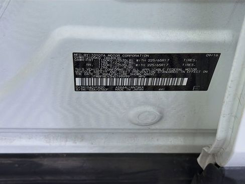 Used 2017 Toyota RAV4 LE AWD/4WD image 27