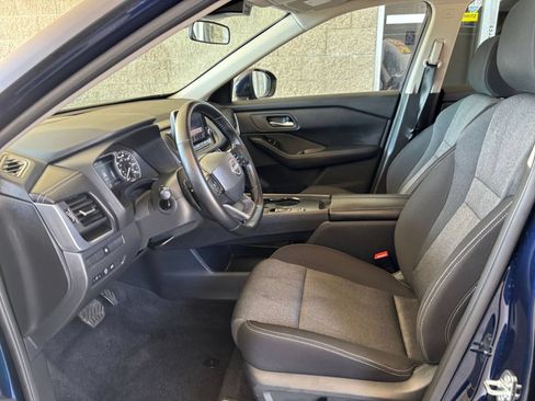 Used 2025 Nissan Rogue SV FWD image 29
