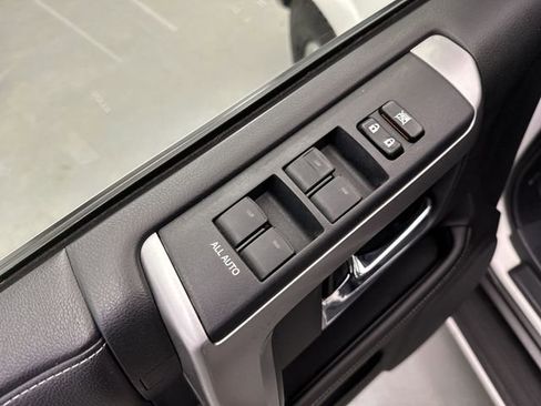 Used 2016 Toyota 4Runner 4WD image 18