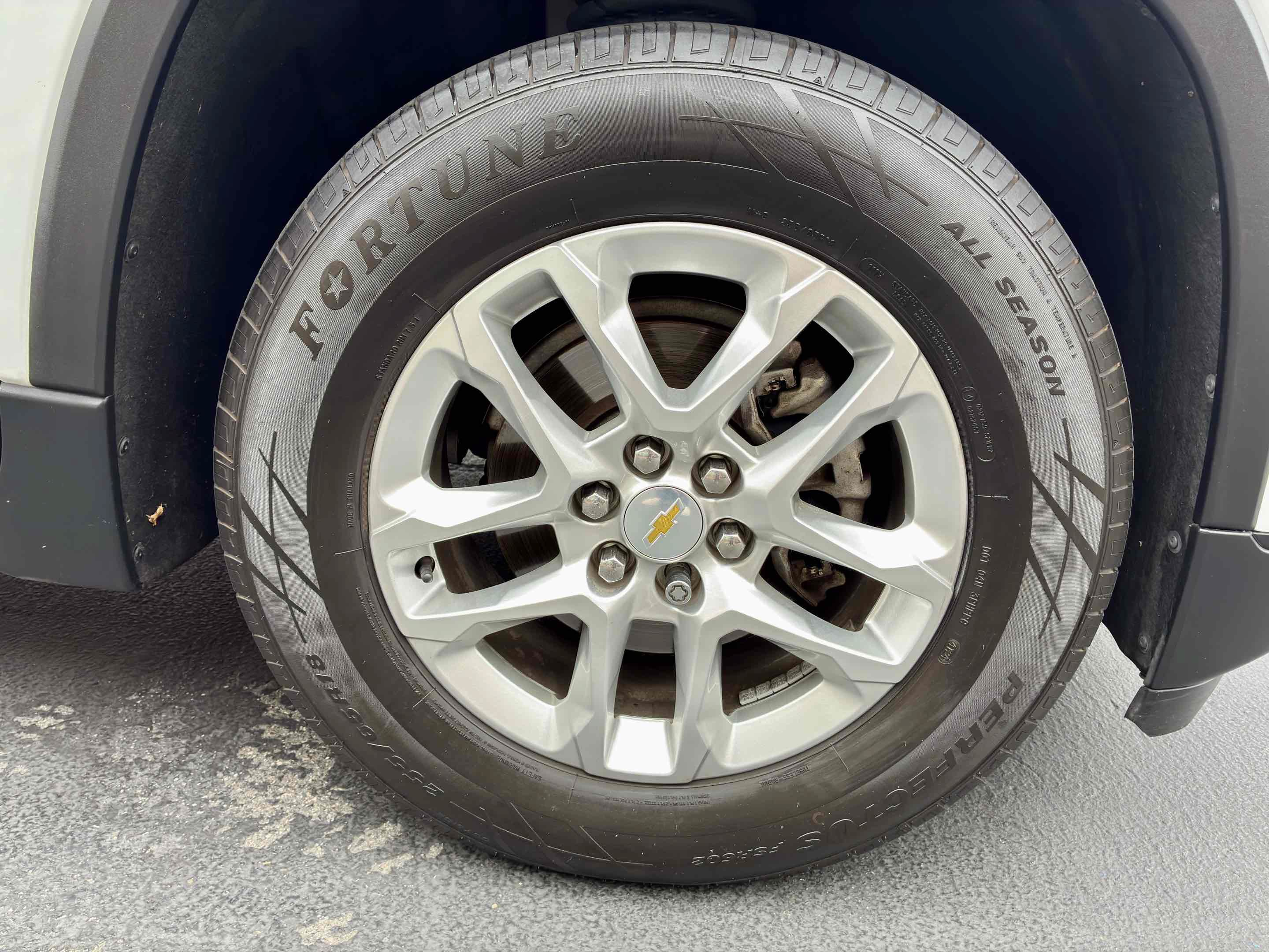 Used 2020 Chevrolet Traverse LS FWD image 12
