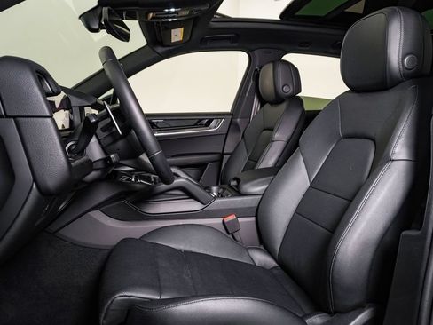 Certified 2026 Porsche Cayenne AWD/4WD image 5