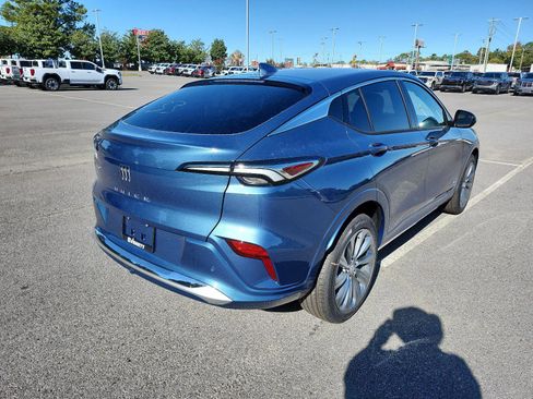 New 2026 Buick Envista Avenir image 3