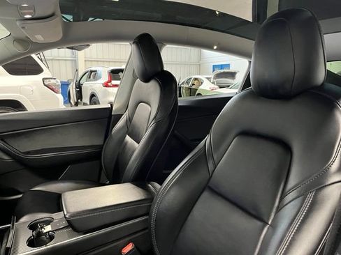 Used 2021 Tesla Model Y Long Range AWD/4WD image 23
