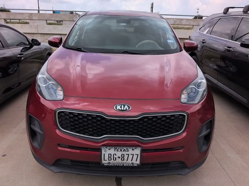 Used 2019 Kia Sportage LX FWD image 2