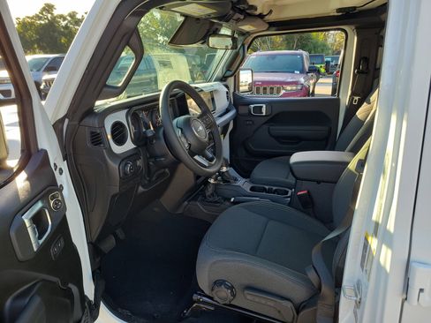 New 2026 Jeep Gladiator Sport image 12