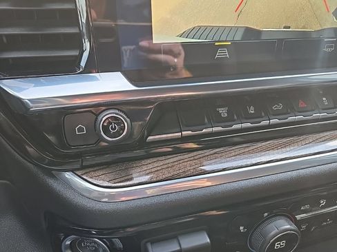 Used 2025 Chevrolet Silverado 2500 LT w/ Convenience Package AWD/4WD image 70