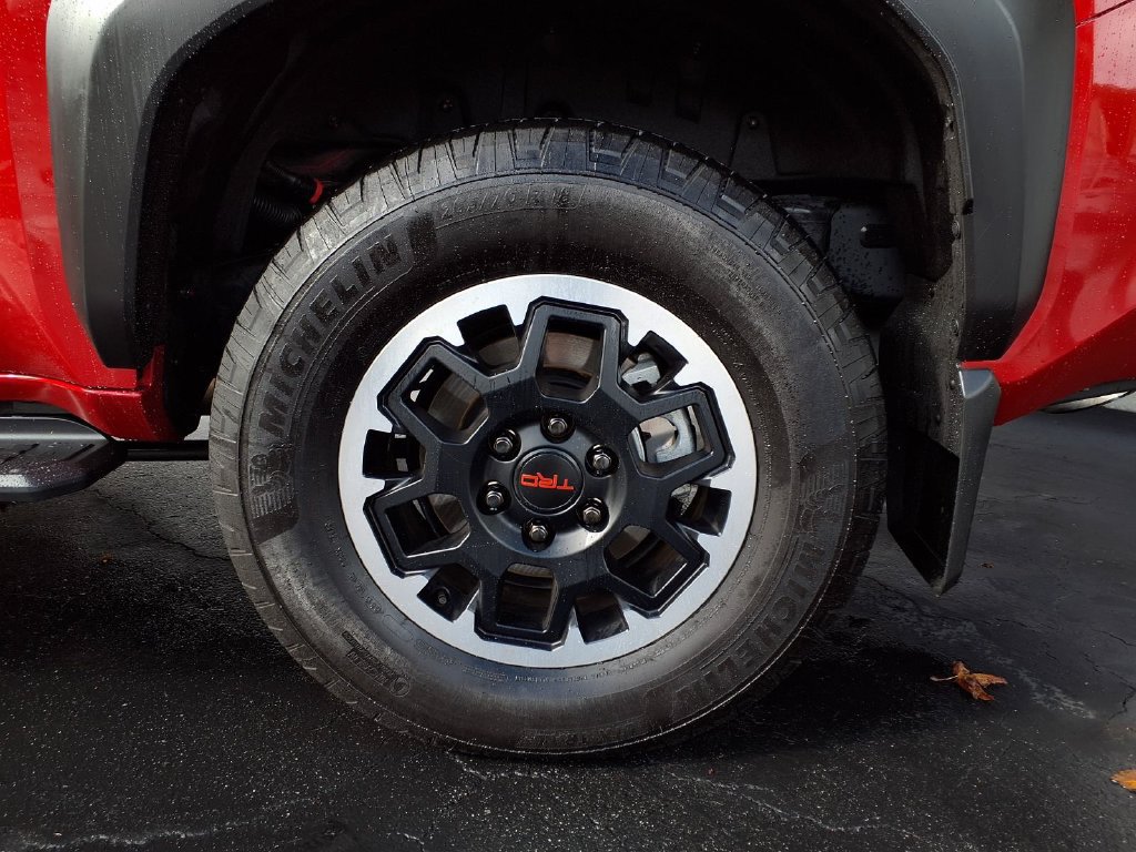 Certified 2026 Toyota 4Runner TRD Off-Road Premium AWD/4WD image 4