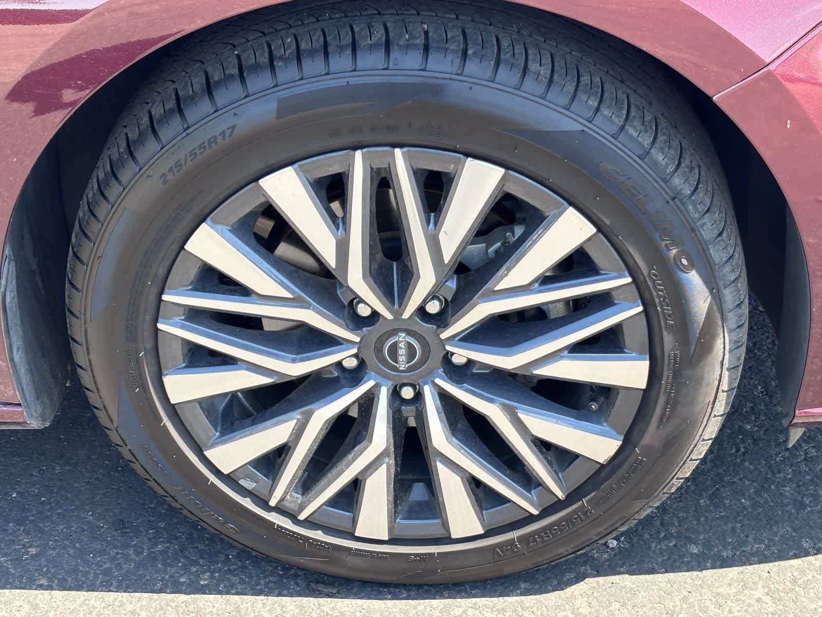 Used 2025 Nissan Altima 2.5 SV FWD image 8