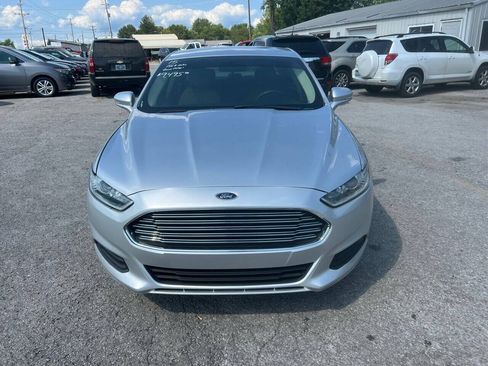 Used 2015 Ford Fusion SE FWD image 4
