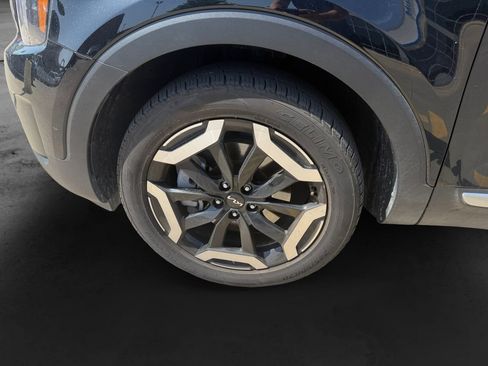 Used 2025 Kia Telluride S FWD image 9