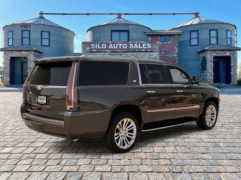 Used 2017 Cadillac Escalade ESV Luxury w/ LPO, Radiant Package AWD/4WD image 5