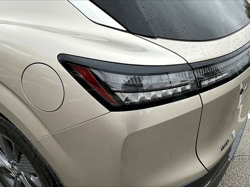 Used 2025 Nissan Murano SL image 24