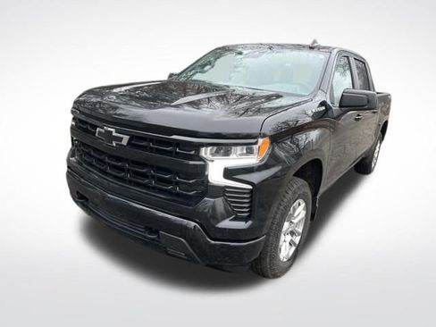 Used 2023 Chevrolet Silverado 1500 RST image 2
