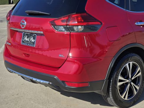 Used 2017 Nissan Rogue SL image 15