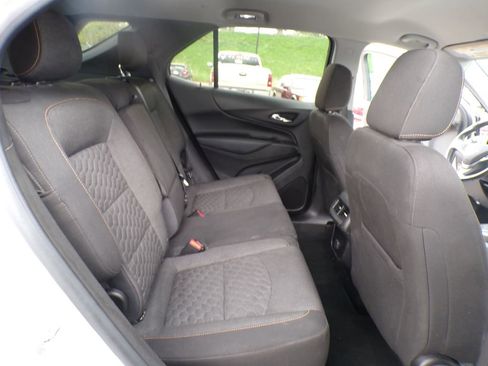 Used 2018 Chevrolet Equinox LT FWD image 16