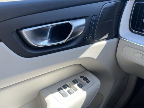 New 2026 Volvo XC60 T8 Ultra w/ Protection Package Premier image 20