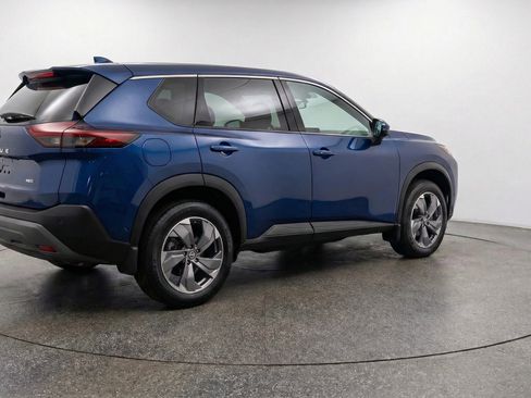 Used 2025 Nissan Rogue SV image 9