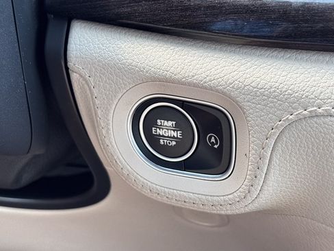 Used 2020 Mercedes-Benz GLE 350 4MATIC image 29