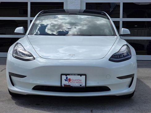 Used 2022 Tesla Model 3 Standard Range image 10