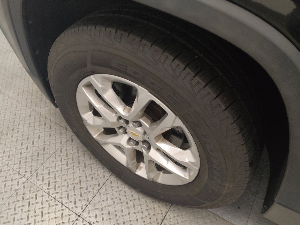 Used 2019 Chevrolet Traverse LS w/ LPO, Black Accent Package FWD image 31