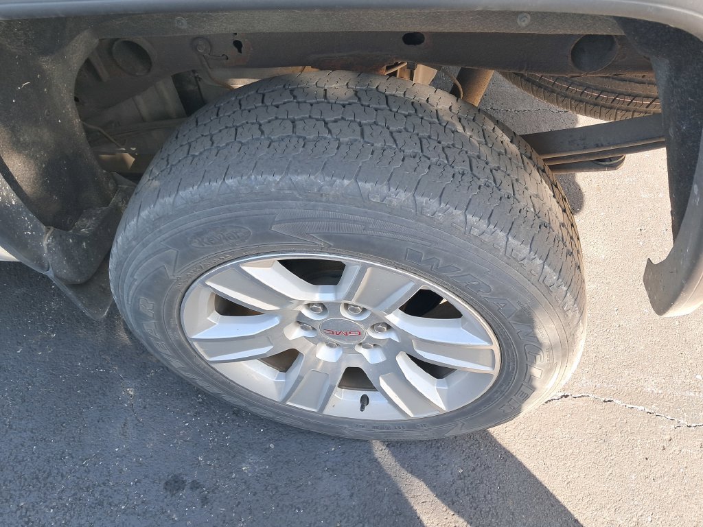 Used 2019 GMC Sierra 1500 SLE w/ SLE Value Package AWD/4WD image 9