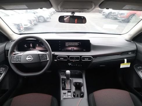 Used 2026 Nissan Sentra SR w/ Floor Mat Package FWD image 7