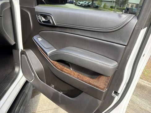 Used 2019 Chevrolet Tahoe LS AWD/4WD image 17