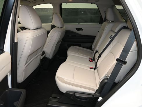 Used 2015 Jeep Wrangler Unlimited Sport image 12